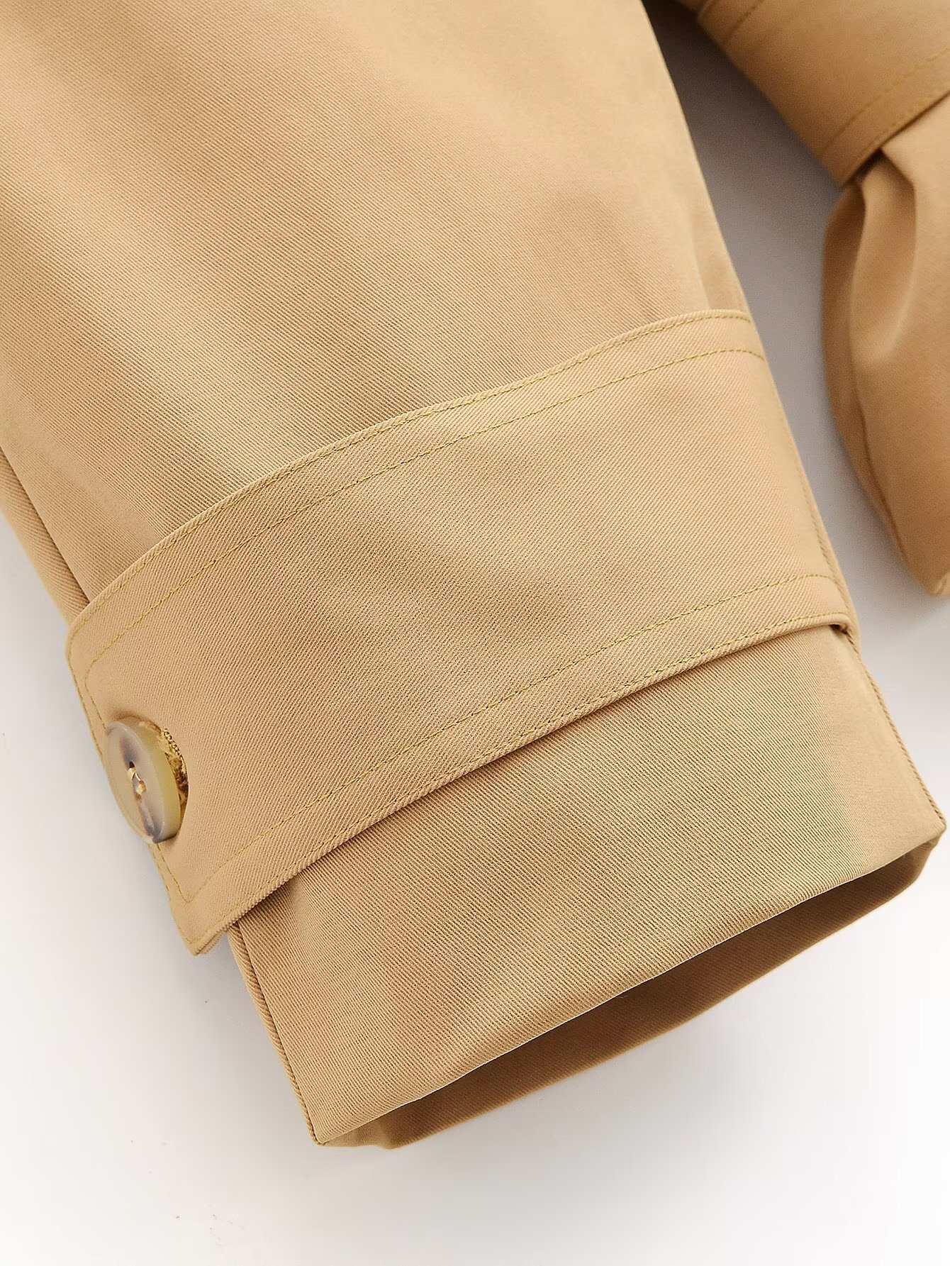 Trench corto da donna con collo alto giacca alla moda_voghion.com