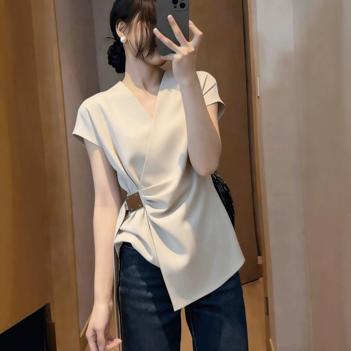 Áo thun nữ cổ chữ V tay ngắn kiểu Pháp, thiết kế eo thon không đối xứng — màu mơ chi tiết 3
