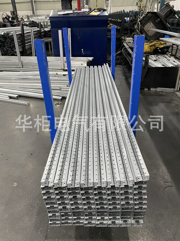 C型材镀锌敷铝锌板抽屉柜型材4孔型材6孔型材带筋型材孔距50