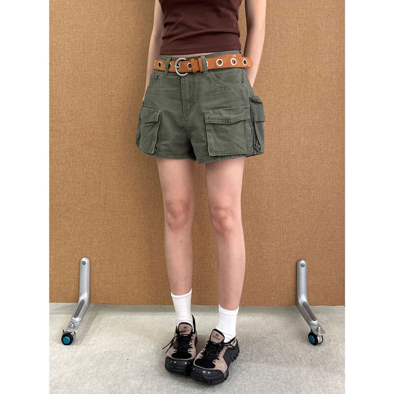 See 3L Design-Inspired Multi-Button Workwear Denim Shorts for Women, Spring and Summer American Retro Green High-Waisted Hot Pants 2275 See 3L Design-Inspired Multi-Button Workwear Denim Shorts for Women, Spring and Summer American Retro Green High-Waisted Hot Pants 2275