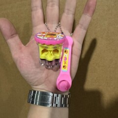 2025新款迷你草莓布丁喂食玩具套装食物过家家解压挂件带钥匙链