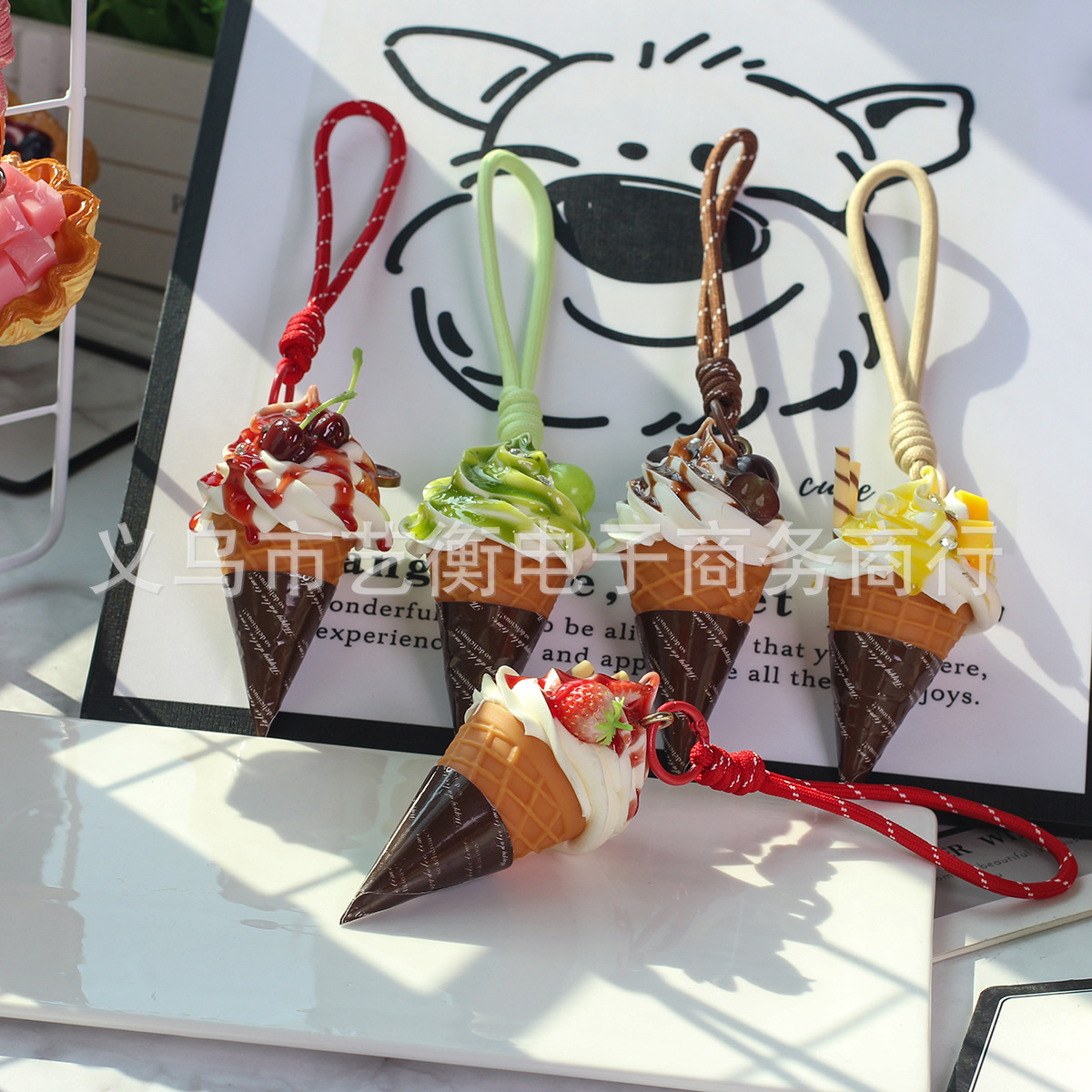 Simulación de colgantes de helado adorable red fruta torta modelo de decoración para el hogar accesorios de bolsas colgantes de automóviles