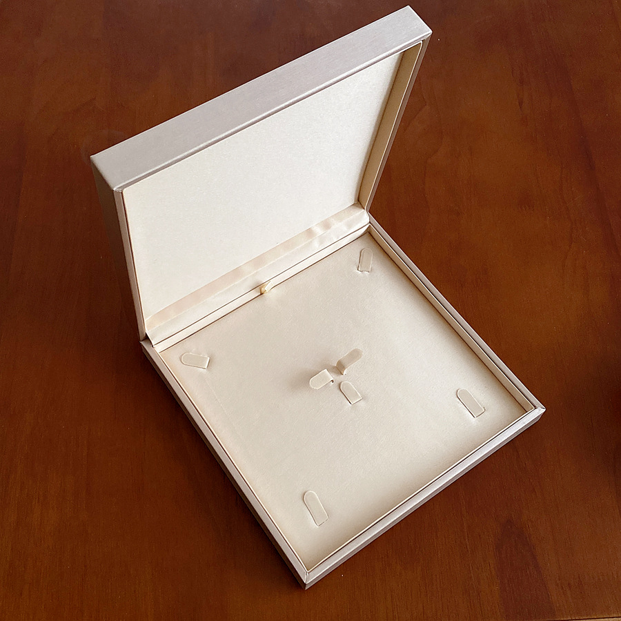 Caja de joyería de color champagne caja de anillo colgante pulsera collar caja de embalaje joyería caja de regalo alta sensibilidad caja de almacenamiento