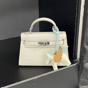 ���|���y �{�~�y�����P���Ů�߼�����Ƥ�ٴ�μ�б���һ�����l