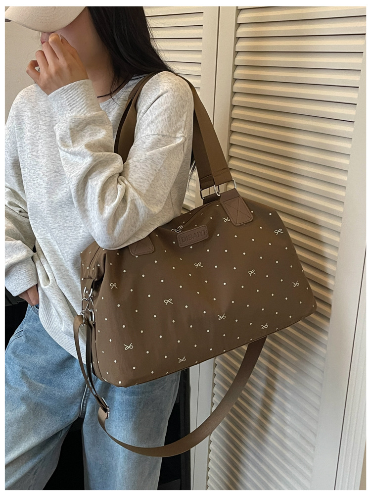Lightweight large capacity travel bag, portable storage for business trips