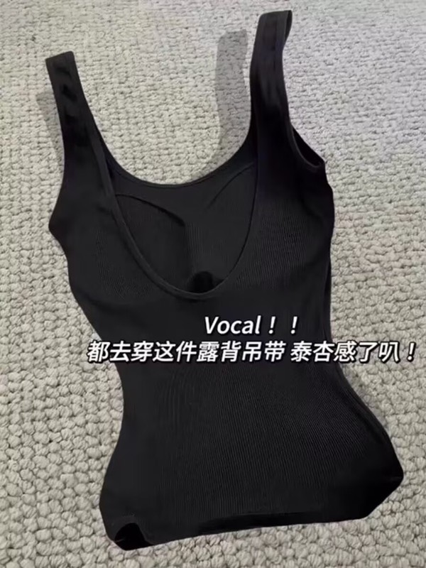 胸パッド付き黒キャミソール、女性用夏用アウター、アメリカンスタイルの大きなバックレストップ、滑り止めショルダーストラップ、ホットガールの美しい背中、中空デザイン|undefined