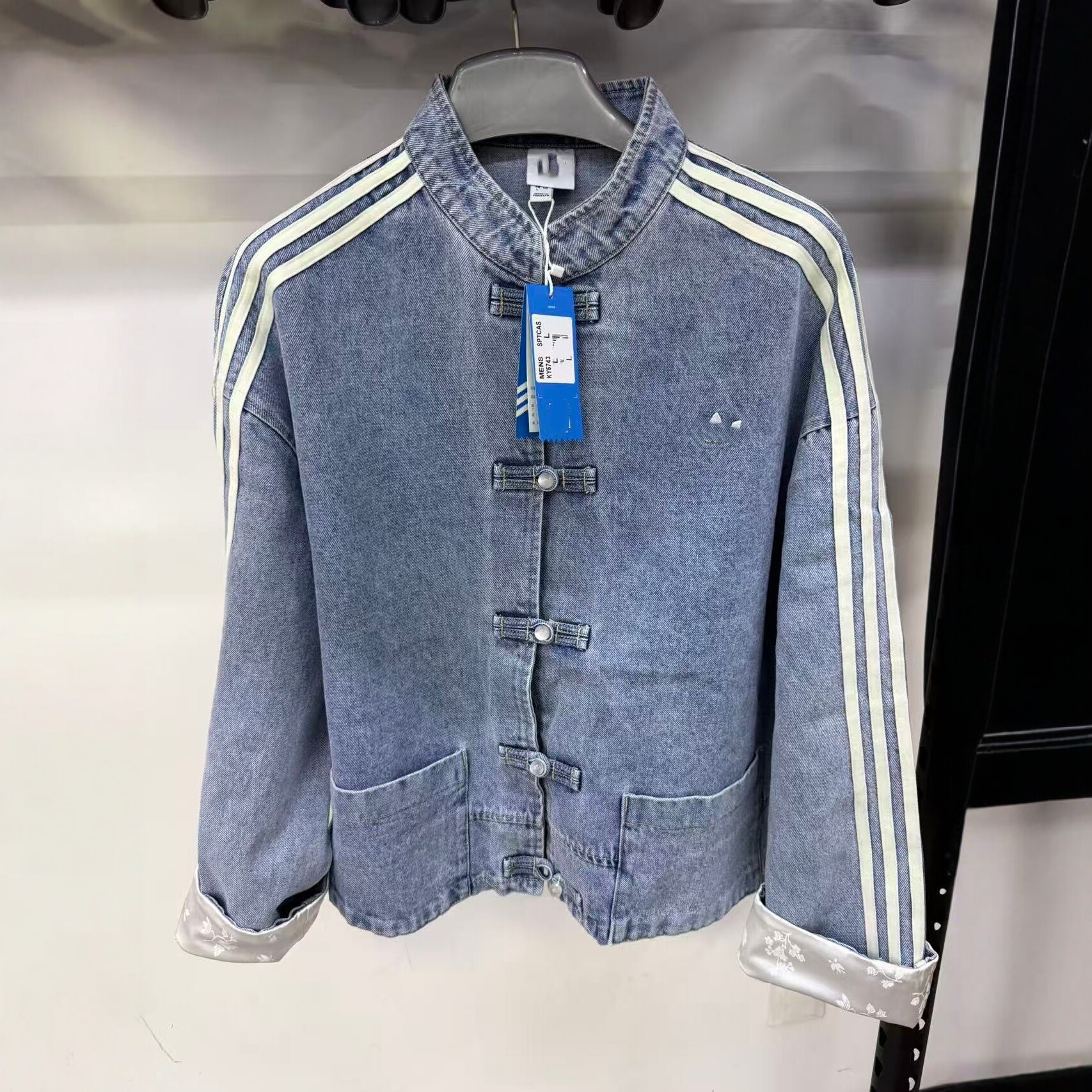 New Chinese Style Denim Jacket for Women, Stand Collar, Chinese Button, Three Stripes, Loose Fit, Spring/Autumn Style, Chinese Retro Trend