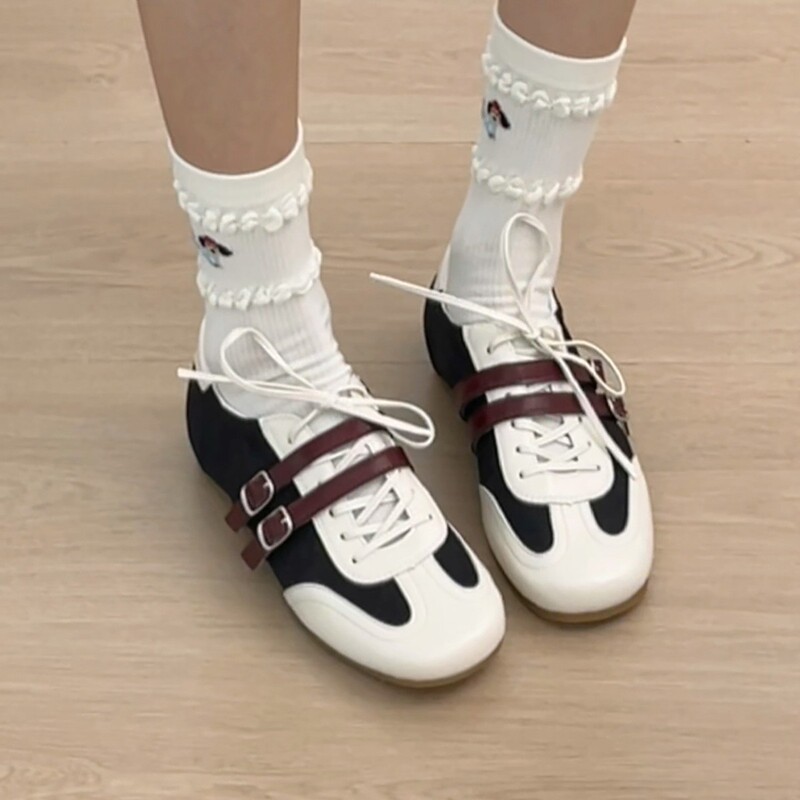 Black Retro Style Height-Increasing Flat-Soled Women's Sneakers, 2026 New Spring Model, Suitable for Pairing with Skirts, Soft-Soled Shoes Black Retro Style Height-Increasing Flat-Soled Women's Sneakers, 2026 New Spring Model, Suitable for Pairing with Skirts, Soft-Soled Shoes