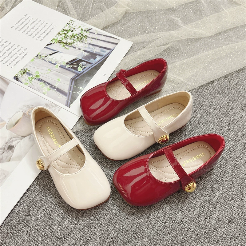 2025 весна и осень новая девушка красная маленькая кожаная обувь детская сеть красная байка маленькая одиночная обувь