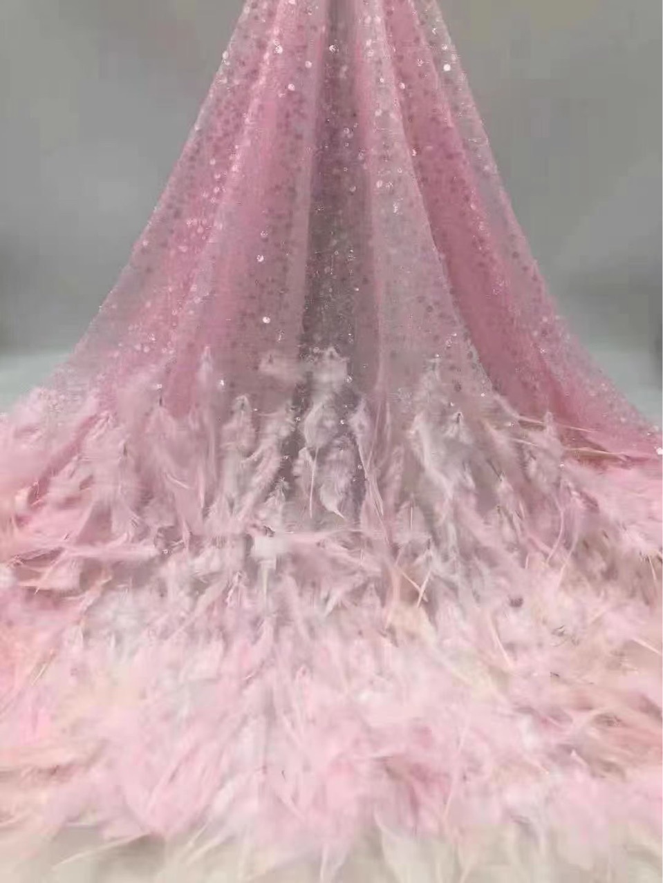Vestido de lentejuelas con fino estampado floral, estilo europeo y americano, vestido de lentejuelas azules con bordado de plumas, tela con bordado tridimensional.