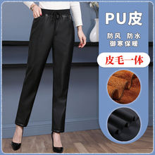 秋冬女士皮裤中老年妈妈直筒宽松高腰裤加肥松紧加绒防水保暖长裤