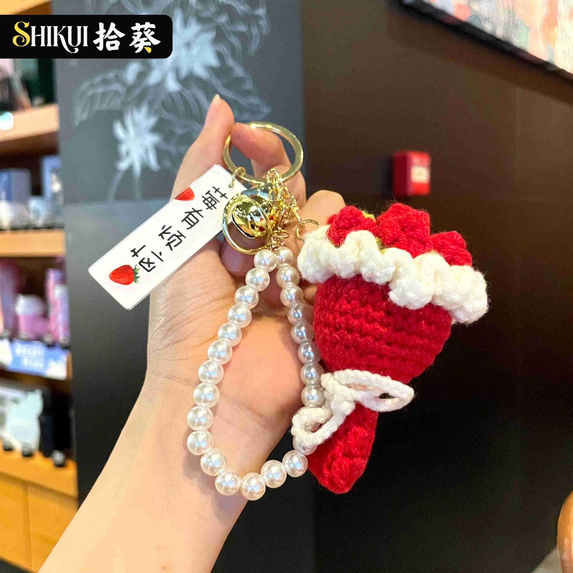 F3 red pearl chain bouquet-Berry has troubles