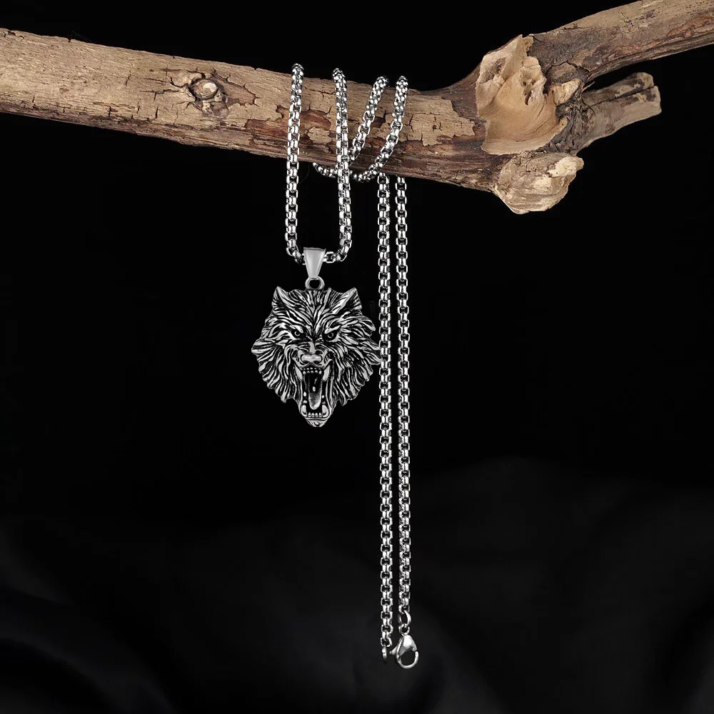 2023 Gioielli Punk Rock Collana con pendente in lega di personalità in acciaio al titanio con testa di lupo_voghion.com
