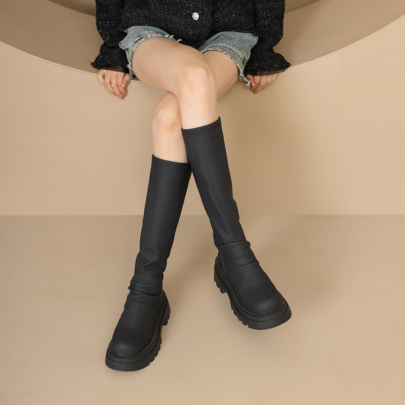 검은색