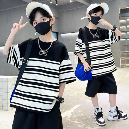 Boys' short-sleeved T-shirts, children's fashionable half-sleeved bottoming shirts, handsome sports tops for older children, 2024 summer new styles