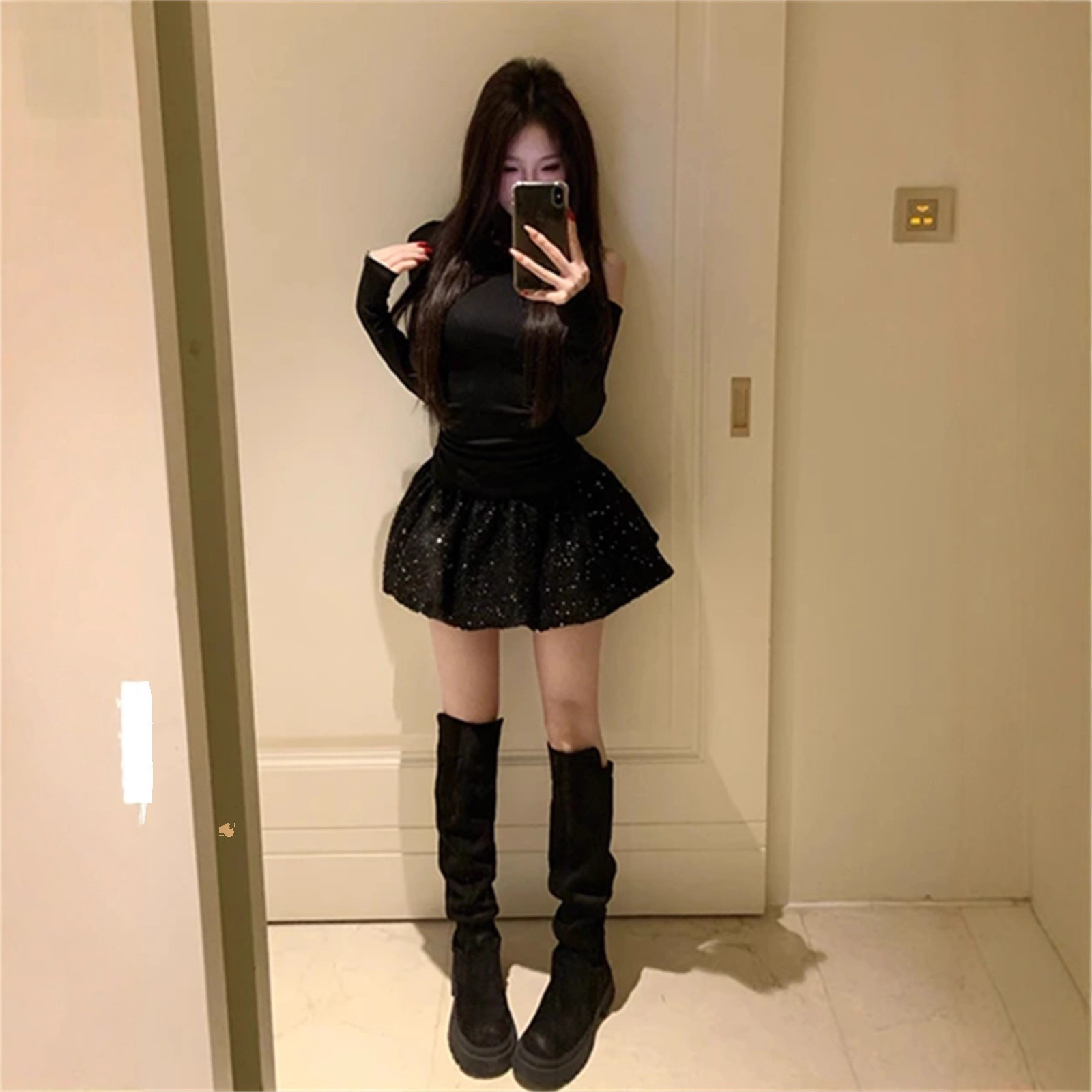 芭蕾风性感斜肩长袖连衣裙女秋季新款收腰花苞小黑裙亮片裙公主裙