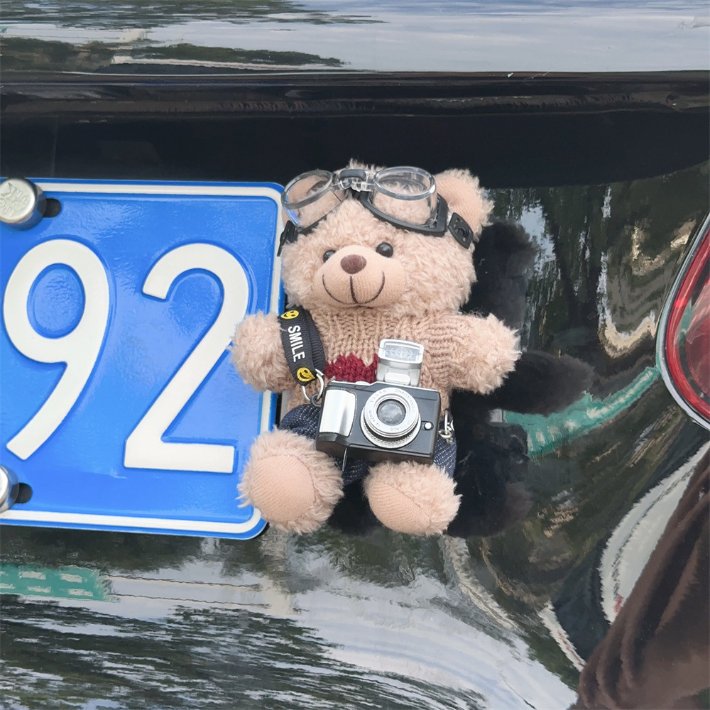 Personalidad encantadora del oso en línea decoración de la cola del automóvil adornos muñecas de peluche fuera del automóvil suministros de automóvil estables
