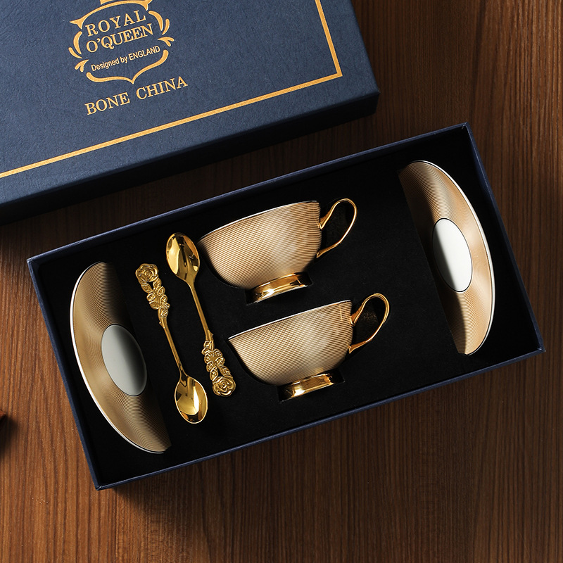 Tazas y platillos de café de porcelana china de alta gama, lujo ligero, té de la tarde de alto valor, tazas de pareja, cajas de regalo exquisitas, tazas de cerámica de lujo