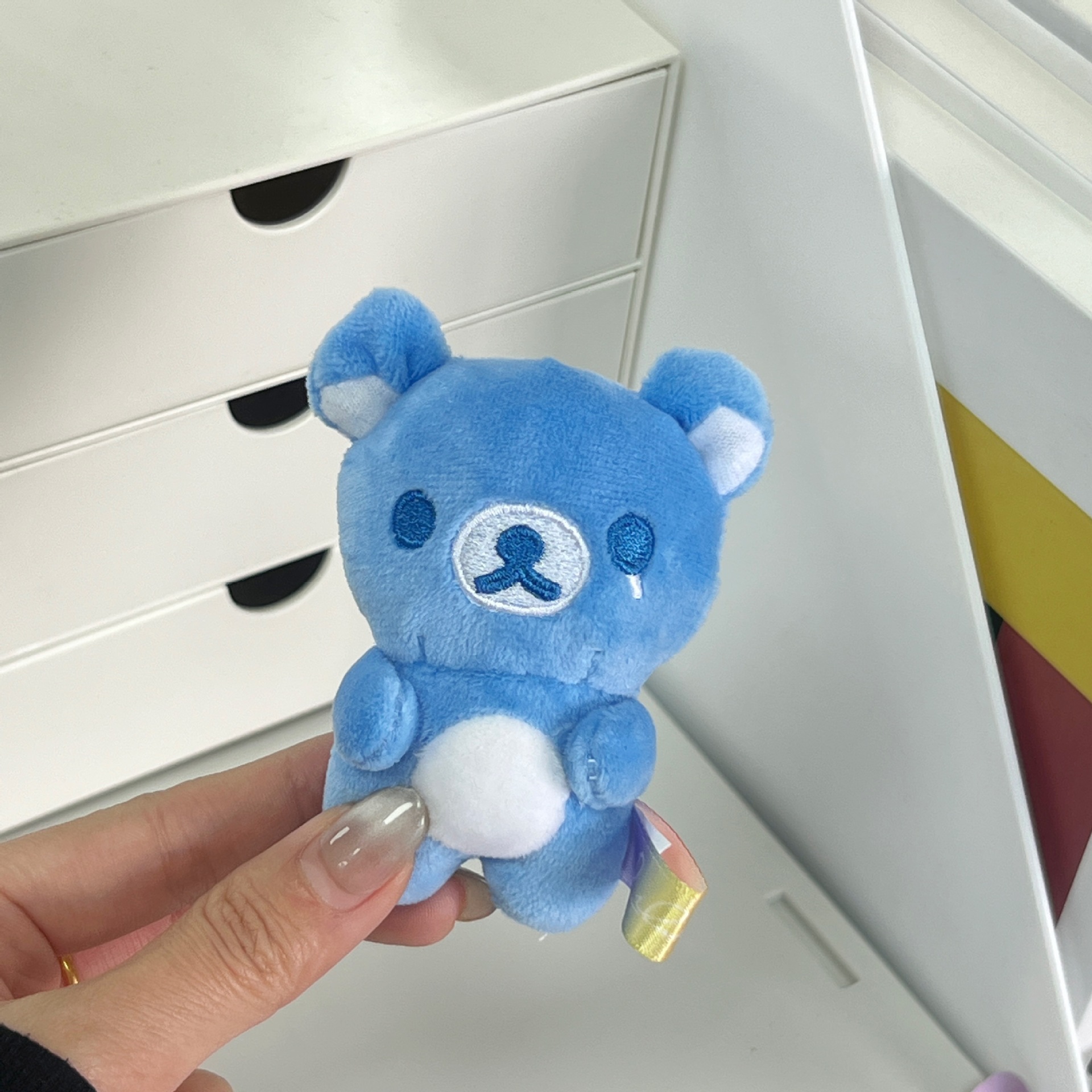 轻松熊挂件七色手玉一滴泪深蓝色小鼻嘎毛绒玩具公仔挂件生日礼物
