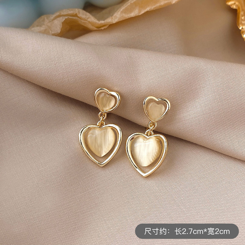 2025 nuevo estilo flor borla sin agujeros para las orejas placa de incienso para mosquitos pinzas para las orejas para las mujeres, pendientes de lujo ligero de alta calidad, pinzas para las orejas indoloras