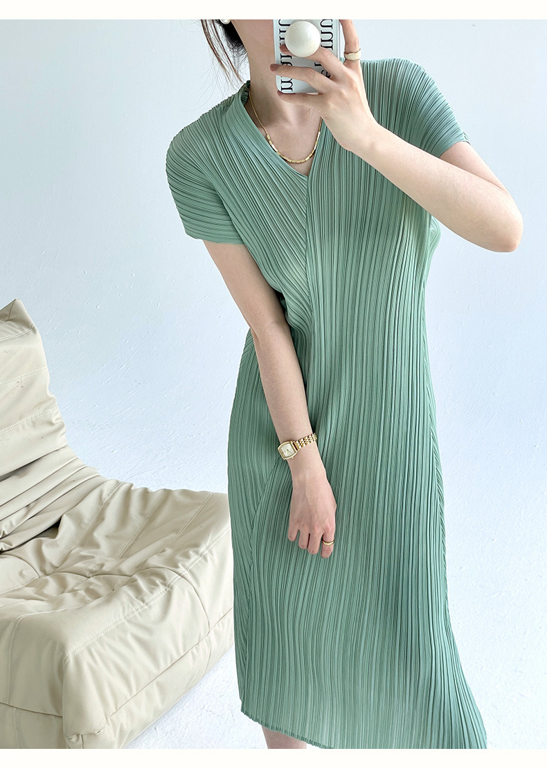 Váy xếp ly cổ chữ V tay nữ tính dáng ôm vừa dài thanh lịch — Màu xanh lam chi tiết 14