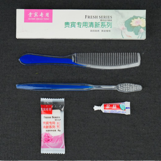使い捨てバスアメニティのフルセット、6 in 1 トラベルエッセンシャル、ホテルとB&Bの使い捨て歯ブラシと歯磨き粉セット|undefined