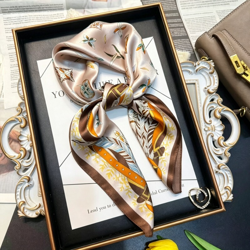 100% Mulberry Silk Silk Scarf Advanced Sense Joker Spring and Autumn Square 70*70cm Silk Small Scarf Small Square