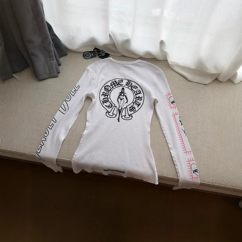 American retro 26SS new waffle knit slim-fit long-sleeve T-shirt, stunning hot girl style with Sanskrit lettering, base top American retro 26SS new waffle knit slim-fit long-sleeve T-shirt, stunning hot girl style with Sanskrit lettering, base top