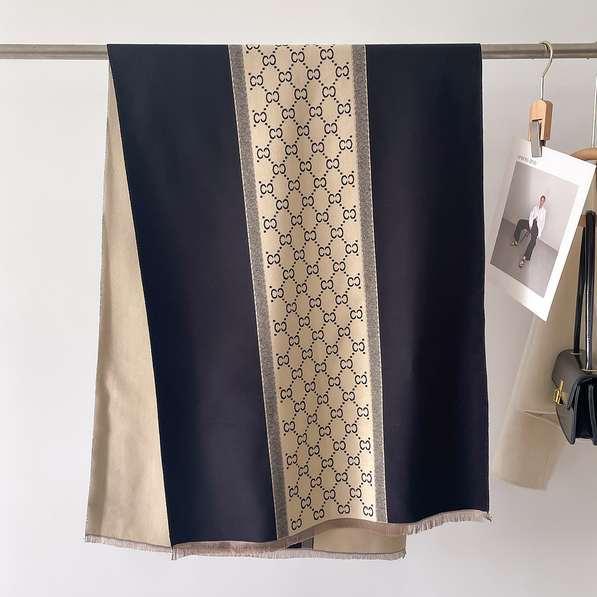 2024 coreano empalme bufandas de contraste de color de invierno para mujeres nuevo estilo imitación de cachemira universal mantel caliente temperamento universal buñuelo