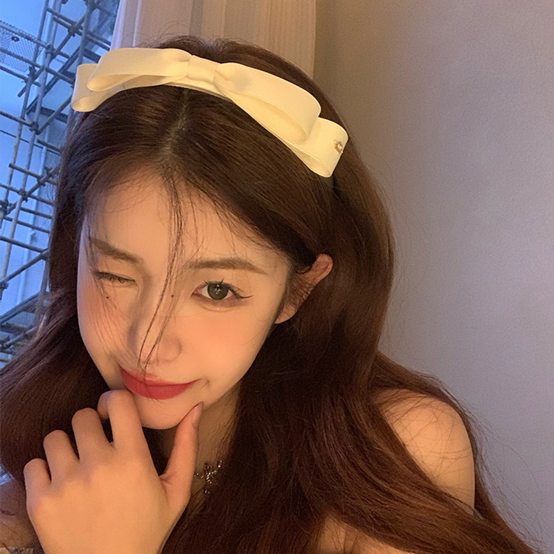 100g Weight Hair Band Hair Accessories Type 1 Piece Quantity Cloth Material Solid Color, Bow Knot Pattern Women's Gender French Style Style Beige, Black Color Princess French Retro D Letter Bow Hairband Hair Accessory For Women Fabric Hair Ornament 8
