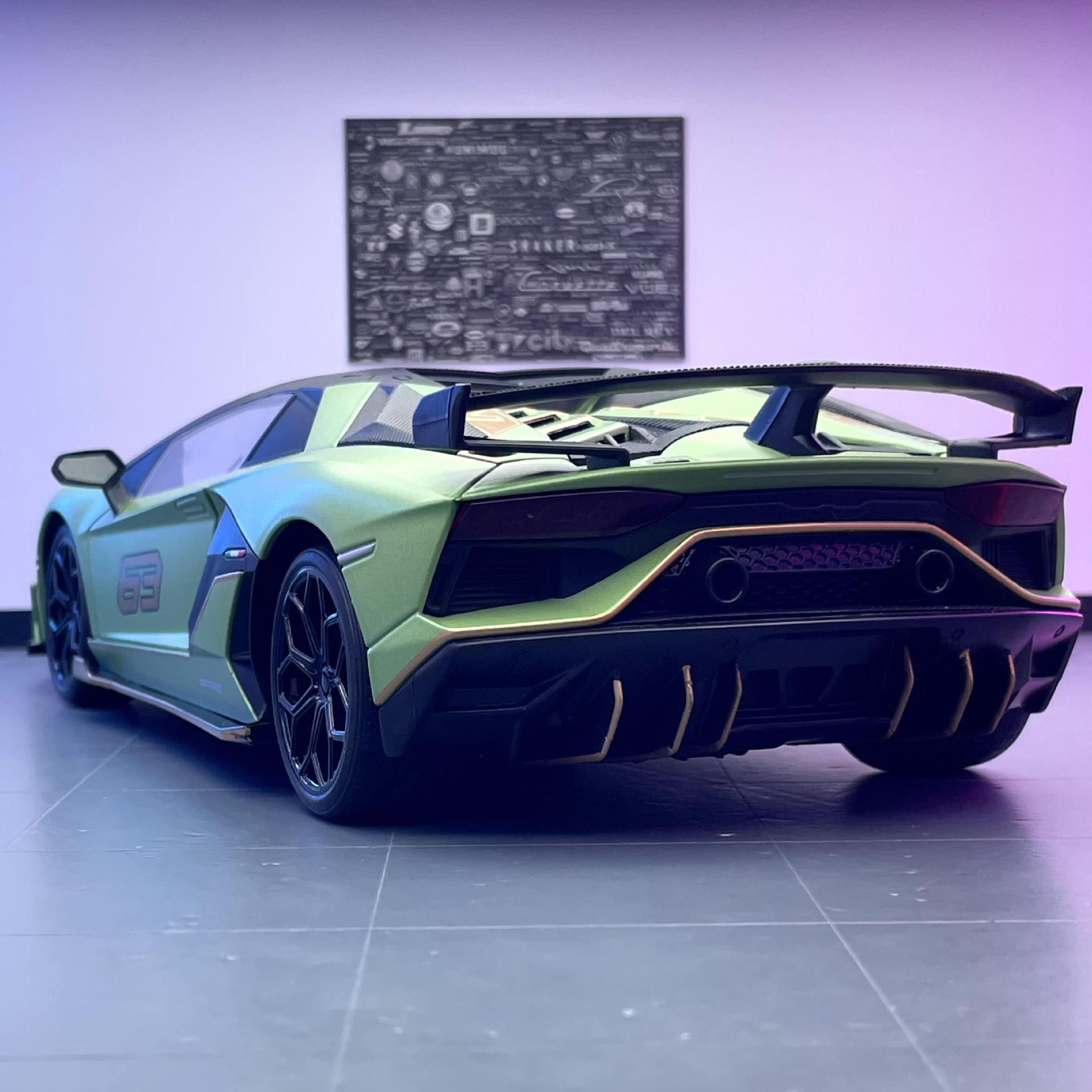 OK modelo de coche de aleación 1 a 18 Rambo SVJ63 modelo oculto adorno de coche de juguete para niños luz y sonido