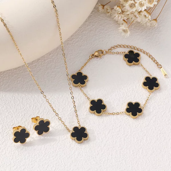 Cross-border five-leaf clover five-flower bracelet jewelry suit necklace earrings three-piece light luxury high-end jewelry manufacturers wholesale