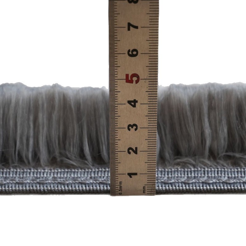 Gradiente nórdico teñido alfombra sofá dormitorio encantador rojo en línea con la misma habitación llena de ventana flotante al lado de la cama esterilla en stock