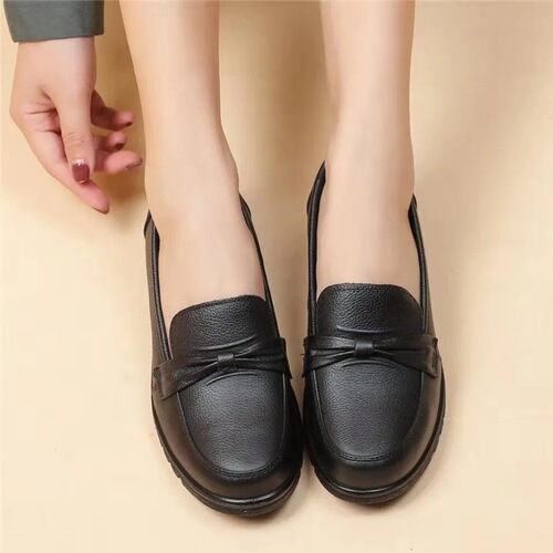 Spring shoes low top solid color round toe daily loafers live delivery mom shoes waterproof and oil proof soft leather shoes