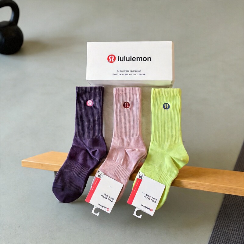 New Lulu Men's and Women's Socks Combed Cotton L Lulu Embroidered Two-Bar Sports Socks Boxed Outdoor Running Socks