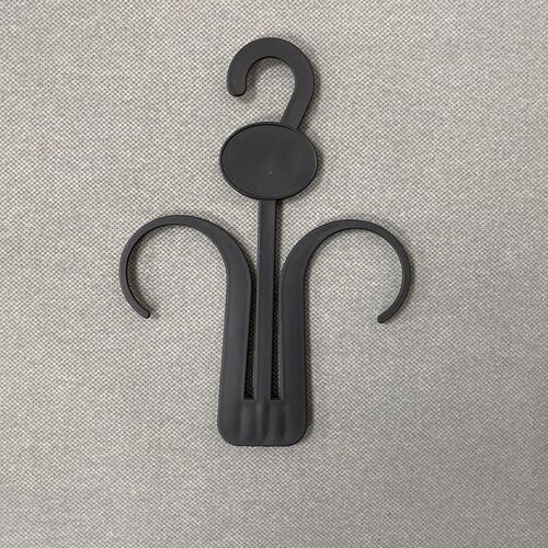 Black plastic herringbone sandals hook, PP children's hole sandals display hook, clear