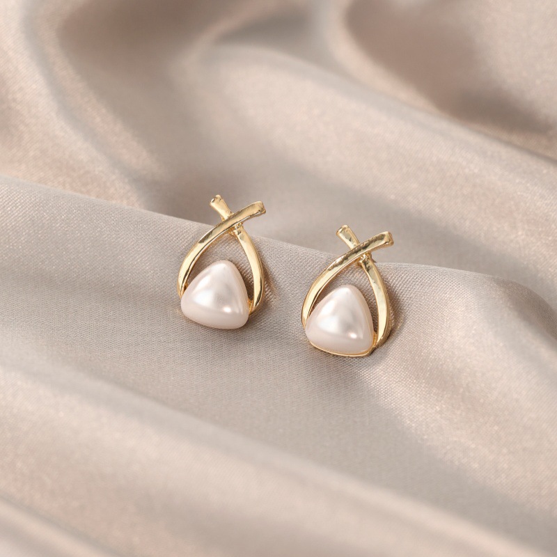 Pendientes de Borla de Lujo Ligero y Alta Gama para Mujer, Clips para Orejas sin Perforación, Pendientes Asimétricos de Perlas para Otoño e Invierno.