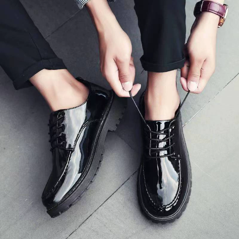 Новые деловые кожаные туфли для мужчин, повседневные свадебные туфли для жениха, британский стиль, увеличивающие рост, летние дышащие, молодые мужские туфли с круглым носком.