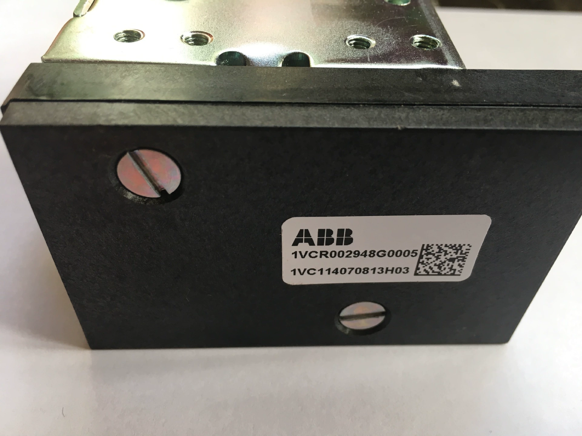 Электромагнит блокировки закрытия KUHNKE H32-F-HS3025/1 — 220 В DC, 100% ED, соответствие RoHS