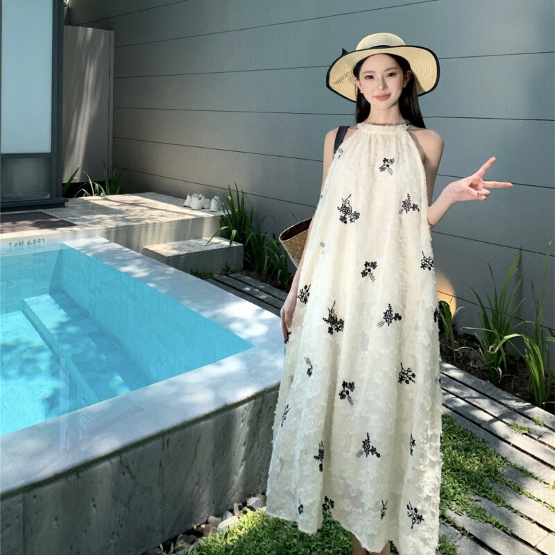 Summer New Slimming Fashion Fashion Windsor Love Vintage French Embroidery Gentle Neck Long dress Summer New Slimming Fashion Fashion Windsor Love Vintage French Embroidery Gentle Neck Long dress