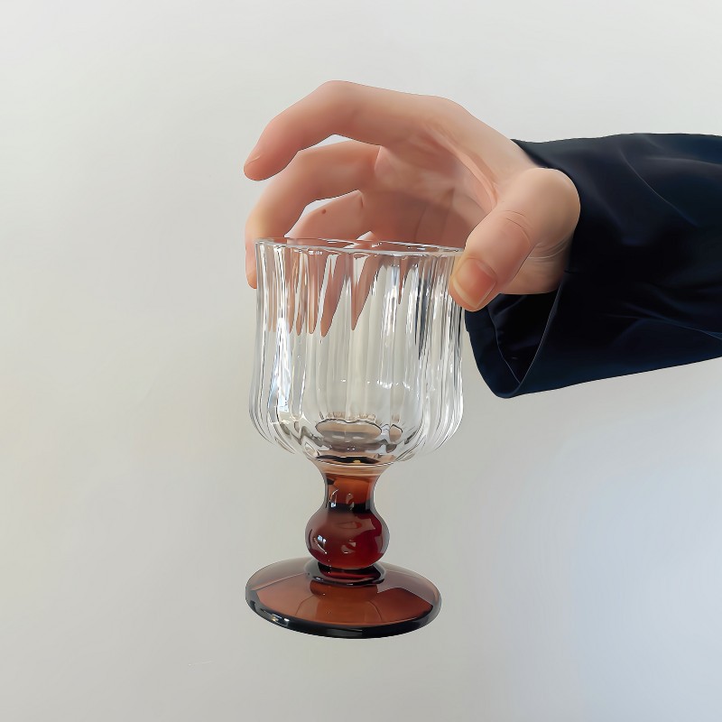 en el viento ligero y lujoso hogar taza de vidrio retrógrado taza de jugo taza de agua taza de vino antiguo taza de vino nicho taza de vino tinto