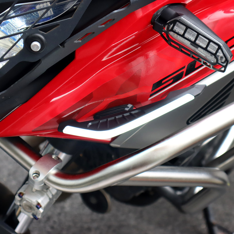 Cross-Border Popular Motorcycle Turn Signal Decorative Light, Cool Blade-Shaped Turn Signal Wind Wing Led Turn Signal Ambient Light