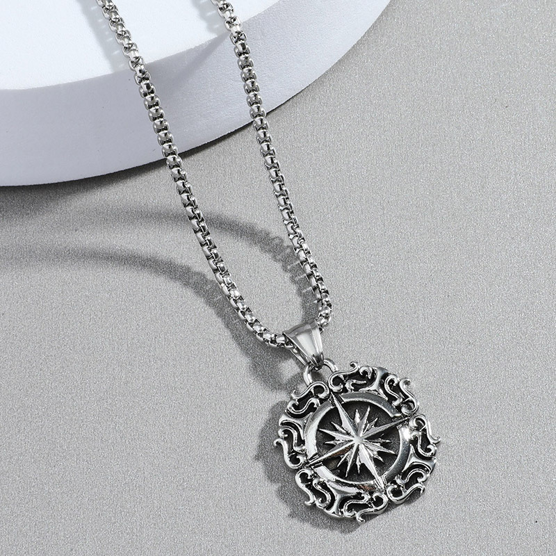 Amulett am nordesche Stil, Kompassanhängerhalskette, meeschtverkaafte kreesfërmegen Wikingerlogo_voghion.com