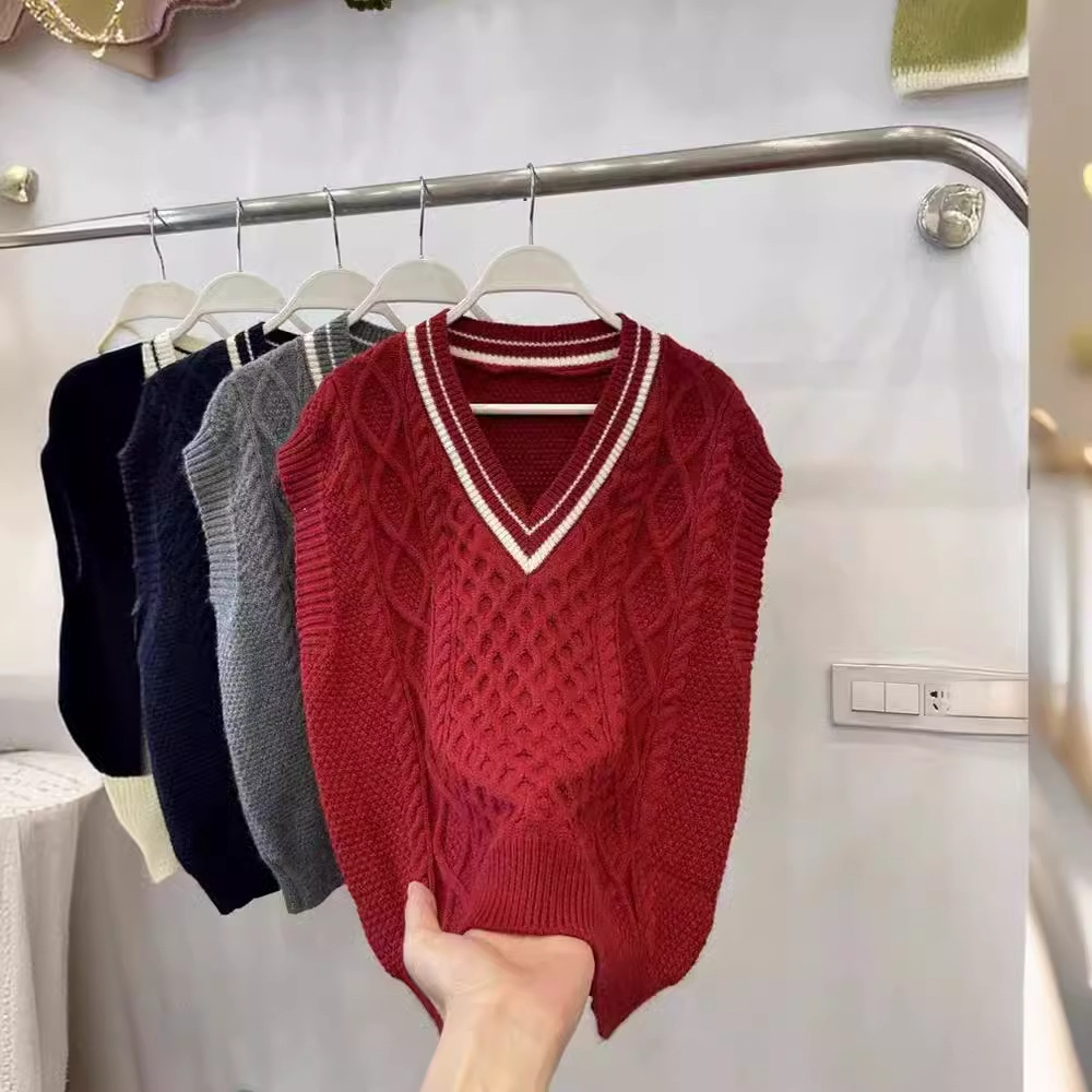 24 invierno Puyuan 2024 nueva ropa de mujer francesa chaleco de punto retro suéter de cuello en V image 3