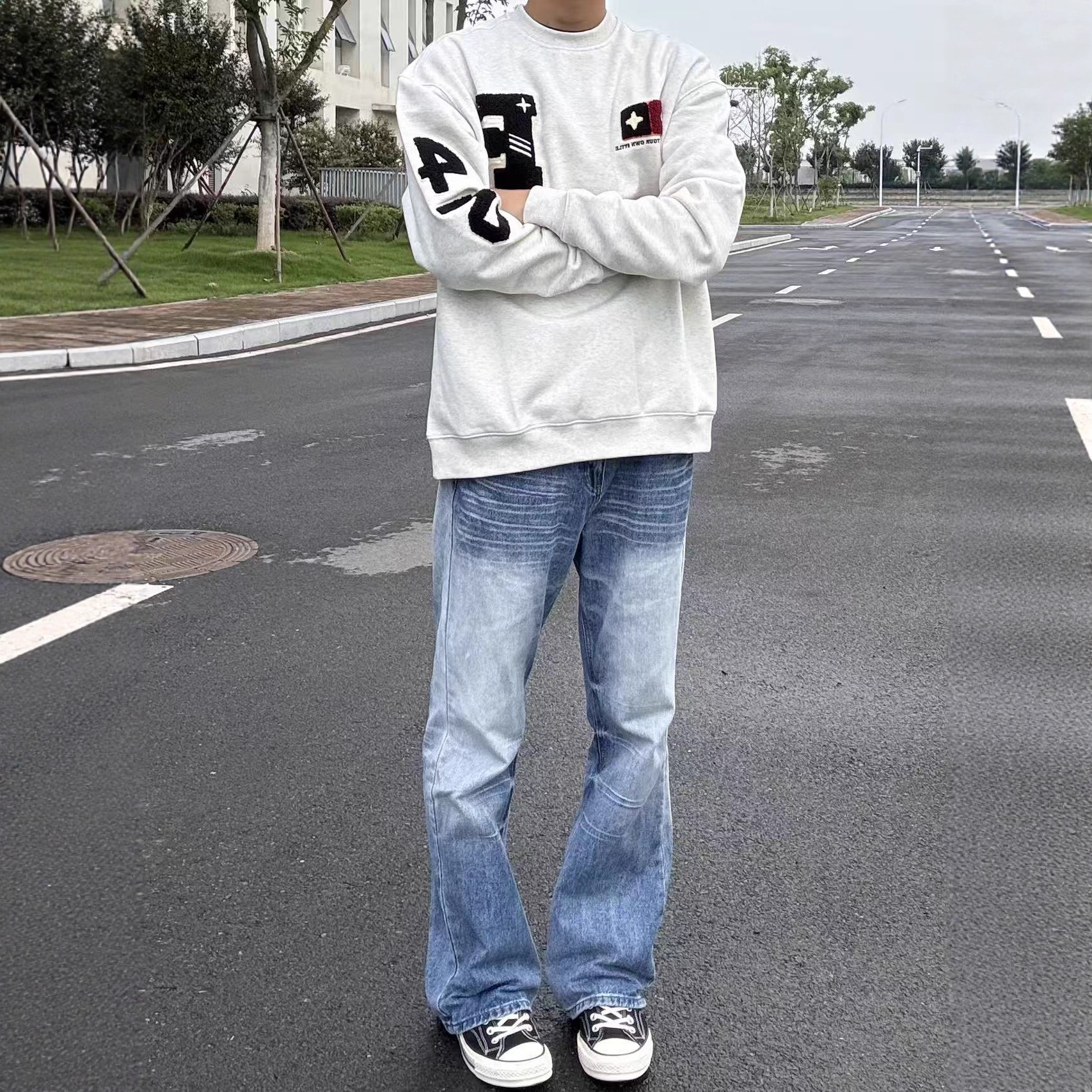 American High Street Sweatshirt mit Buchstabenstickerei und Rundhalsausschnitt für Herren, Herbst/Winter 2025, vielseitig, aus reiner Baumwolle, lässig für Paare_voghion.com