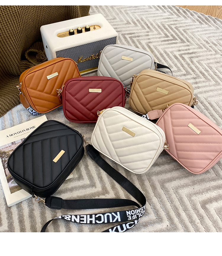 Women's Small Pu Leather Solid Color Streetwear Square Zipper Crossbody Bag display picture 1