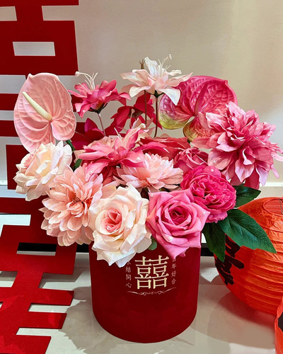 Wedding room decoration set, male and female master bedroom, hotel wedding new house, simulated flower ornaments, DIY hug bucket