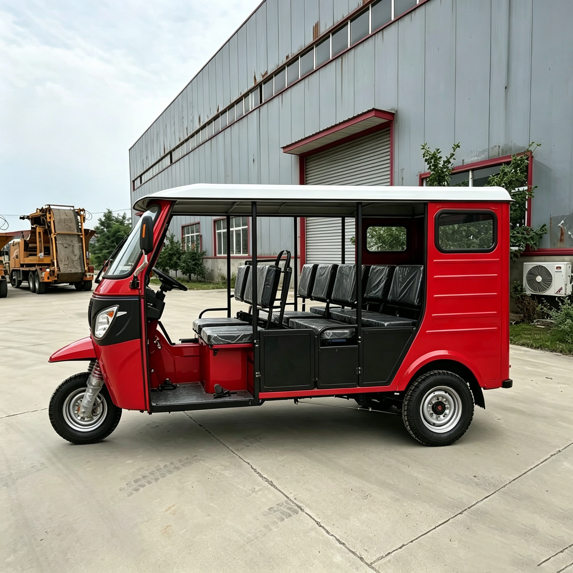 Fully enclosed three-wheeled motorcycle for urban and rural passenger transport, multi-seater passenger tricycle for short-distance passenger transportation in towns and villages