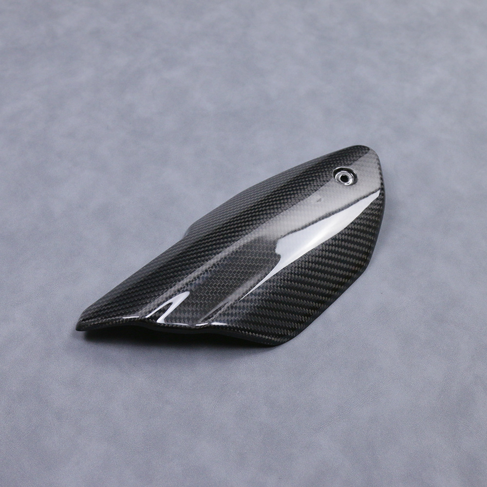 Suitable for CFMOTO spring wind 800NK sharp + motorcycle carbon fiber shell modification Accessories exhaust pipe cover