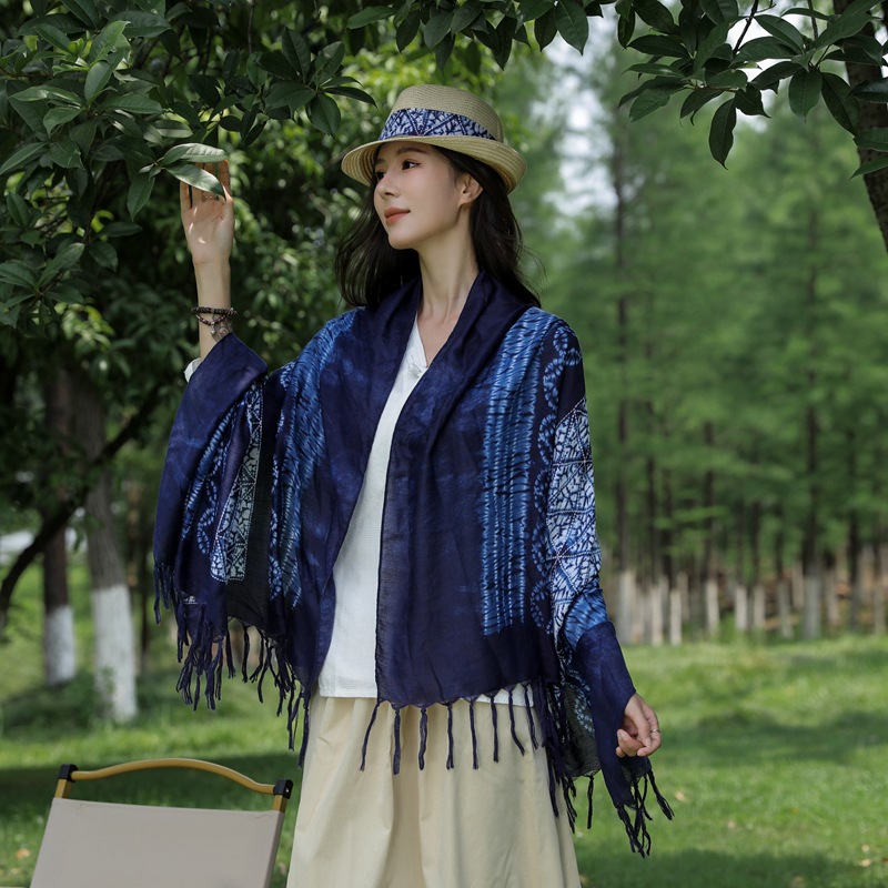 Primavera y verano nuevo artístico retro todo fósforo azul teñido bufanda algodón y lino sensación bufanda Yunnan viaje protector solar chal para mujeres